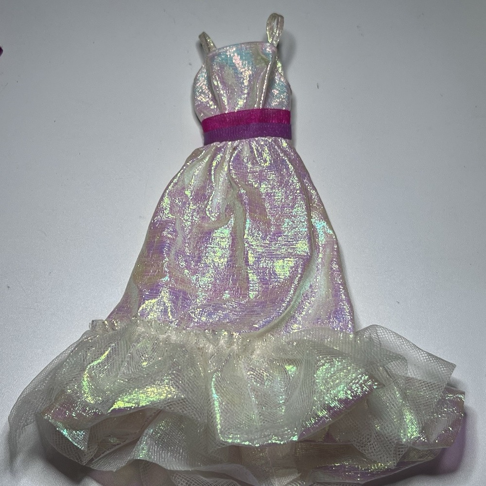 Vtg iridescent white gown 1983 Mattel‎ Crystal Barbie doll